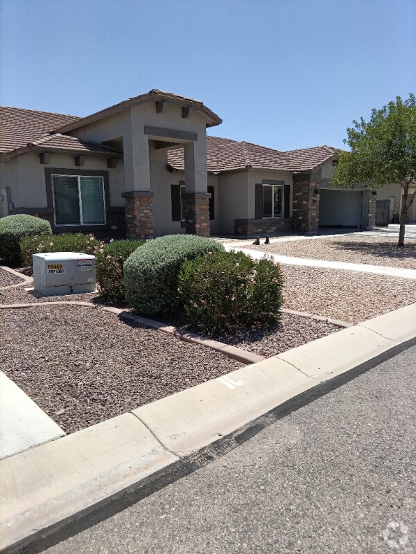 Building Photo - 3733 E Meadow Lark Way Rental