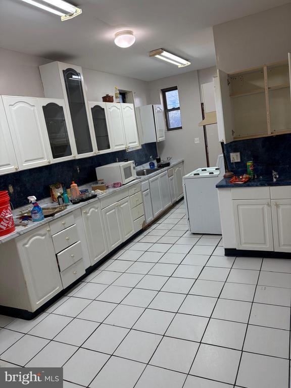 Photo - 5813 Hadfield St