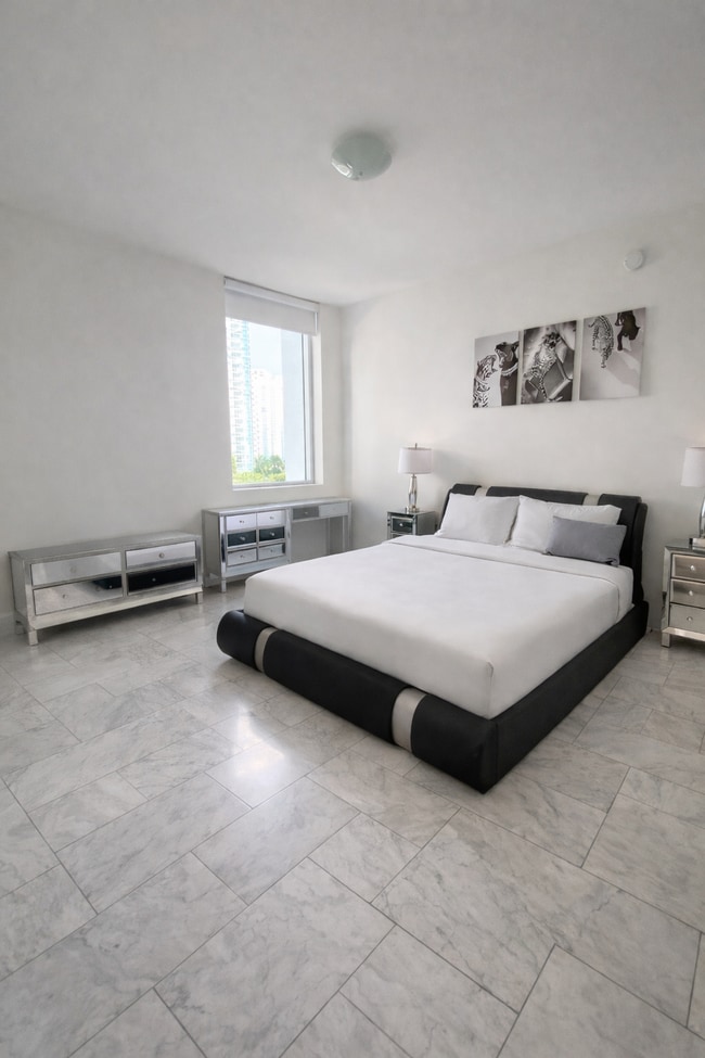 Photo - 1060 Brickell Ave Unit 1417