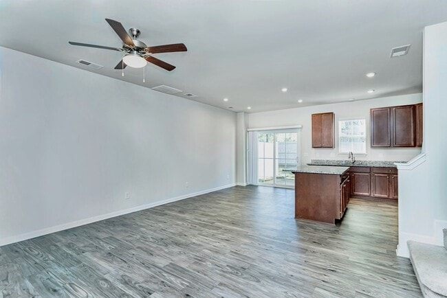 Photo - 125 Marthawood Ln