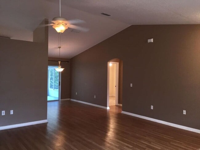 Photo - Groves at Baytree, Tavares 3/2 with Screened Back Porch