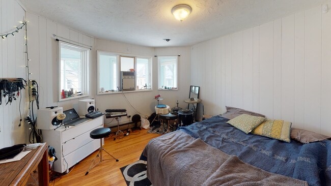 Building Photo - 78 Fremont St Unit 2