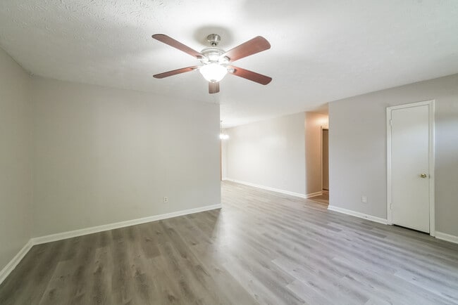 Photo - 1631 Pecan Log Pl