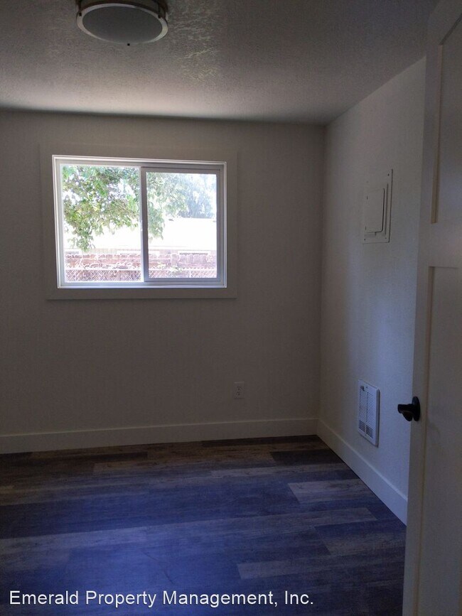 2 br, 1 bath House 3074 Sorrel Way 1/2 Rental For Rent in Eugene, OR