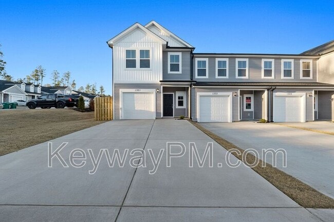 Building Photo - 1301 Newbern Dr