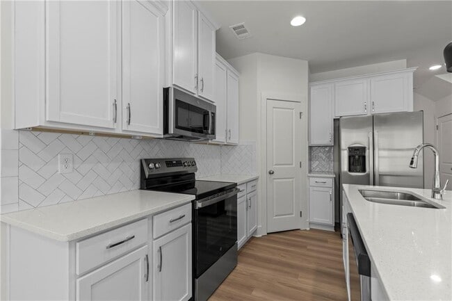 Photo - 2527 Riverside Rd