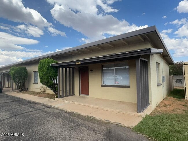 Building Photo - 1800 E Fry Blvd Unit 24