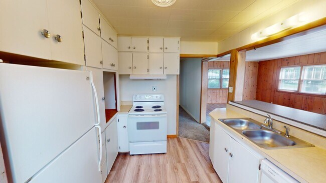 Photo - 4 Bedroom House Available August 1st, 2026