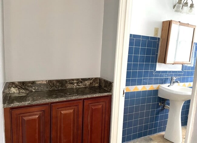 Built-in Storage - 427 Eleanor Ave Unit #2