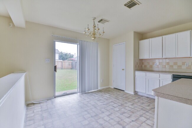 Photo - 5719 Clerkenwell Dr