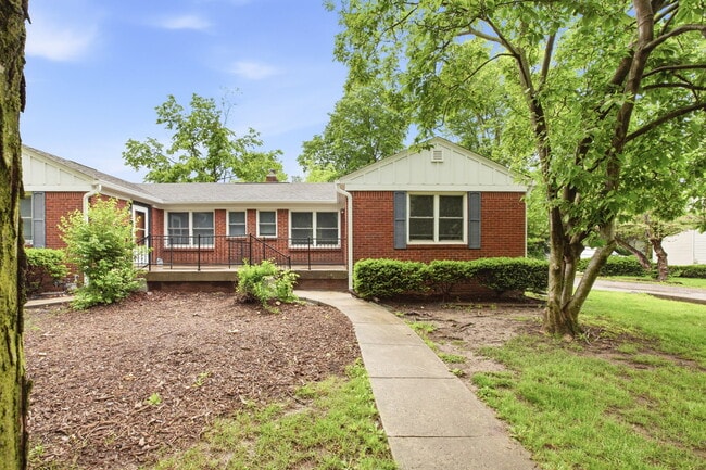 Photo - 4612 Rookwood Ave