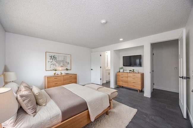 Photo - Crestview Townhomes