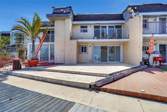 Building Photo - 2807 NE 164th St Unit 2