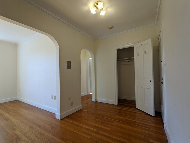14 Fairbanks St Unidad 3