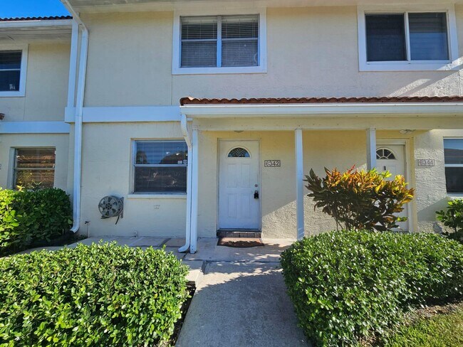 Building Photo - 6342 Walk Cir Rental