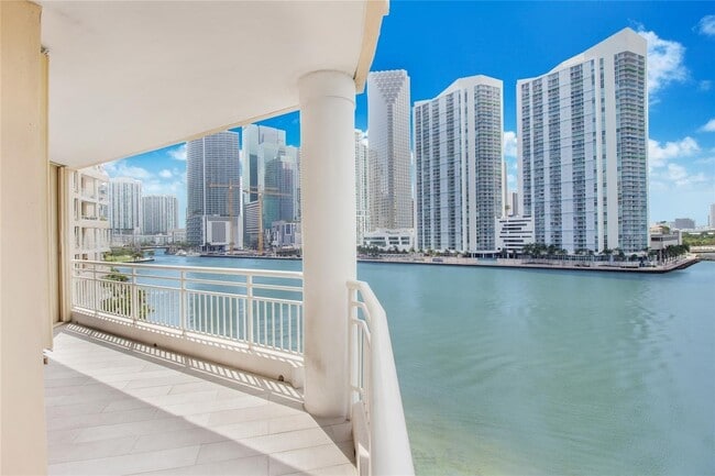 Building Photo - 888 Brickell Key Dr Unit 712