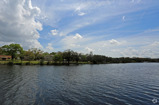 Beautiful River Views - Legacy Rental