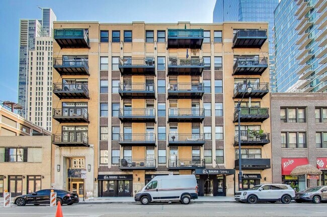 Building Photo - 1307 S Wabash Ave Unit 312