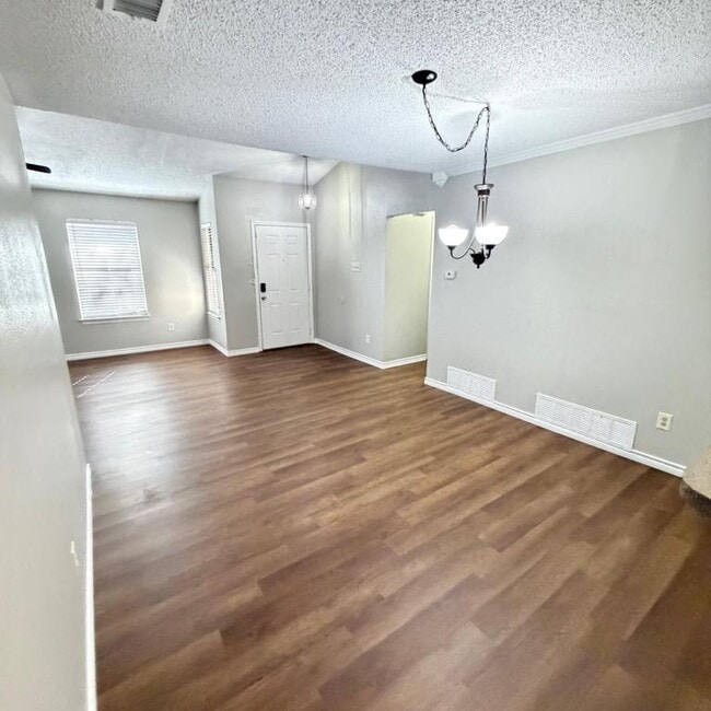 Photo - 5304 Waterford Dr