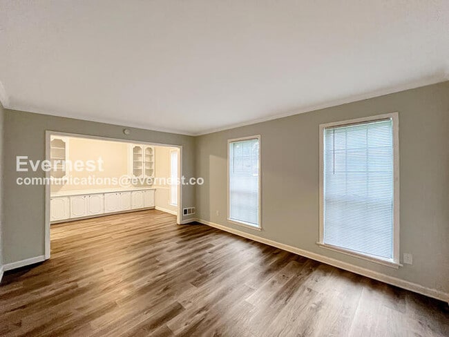 Photo - 3129 Domar St