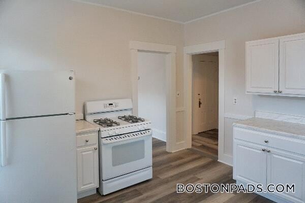 Building Photo - 23 Maple St Unit 2F