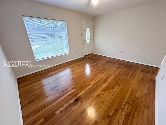 Photo - 1921 Wigglesworth Rd