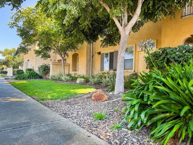 Photo - Seabreeze Apartment Homes - www.seabreezeapartmentslompoc.com Unit 2-106