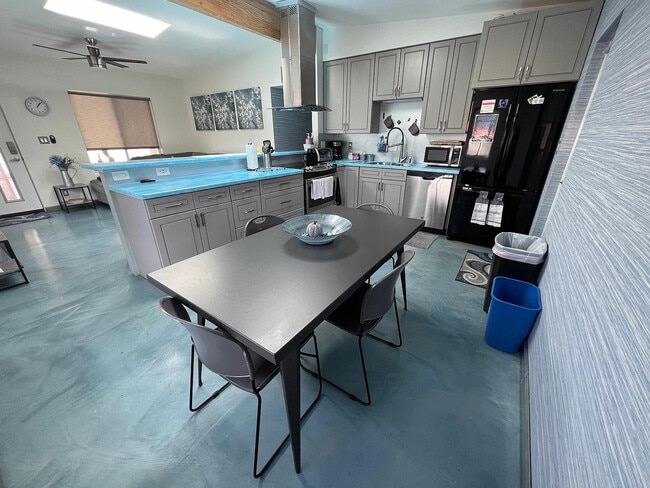 Photo - 1031 N 78th Pl