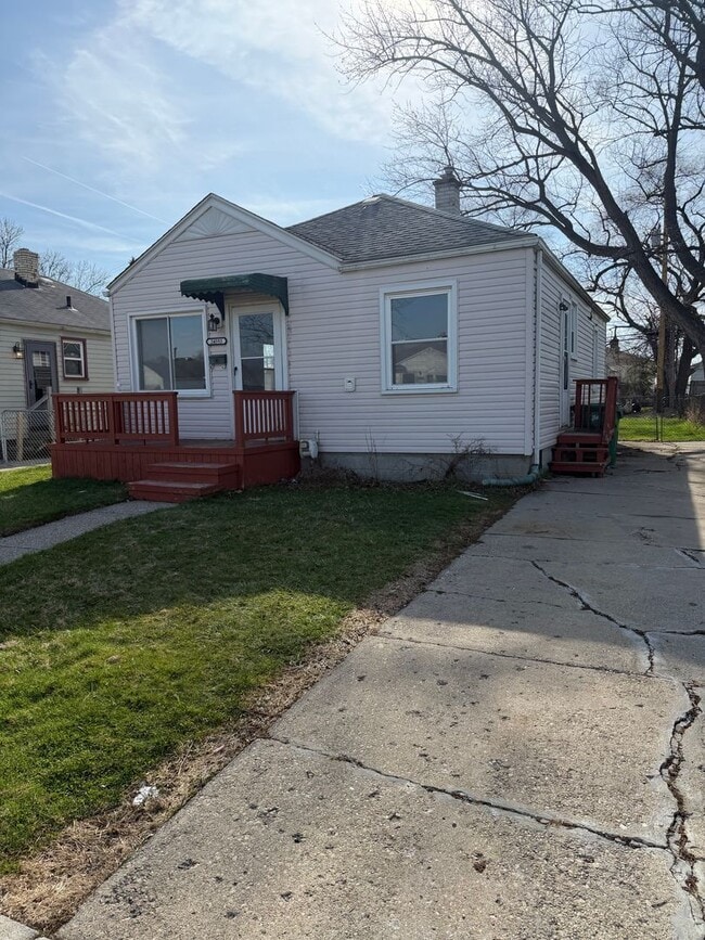 Photo - 24593 Wilmot Ave