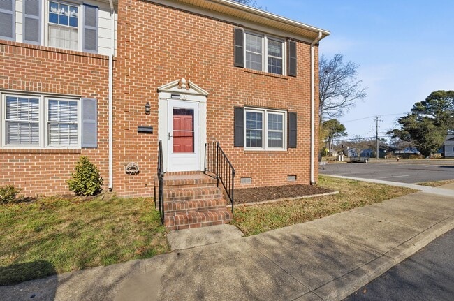 Photo - 2 Charles Parish Dr