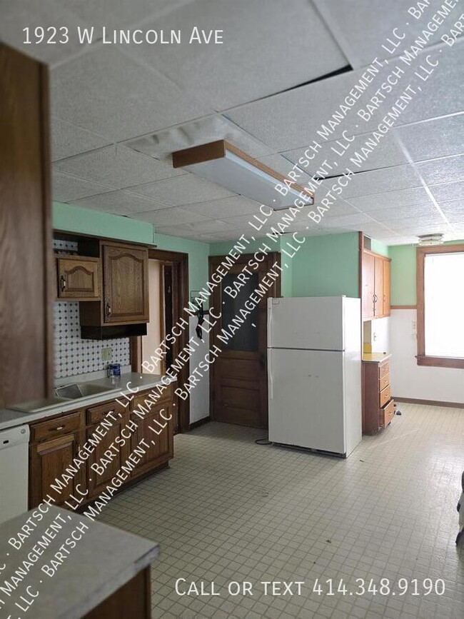Photo - 1923 W Lincoln Ave