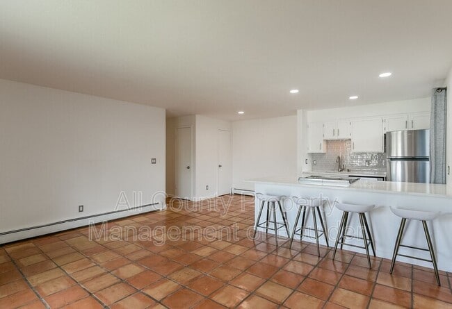 Photo - 2800 Kalmia Ave Unidad A319