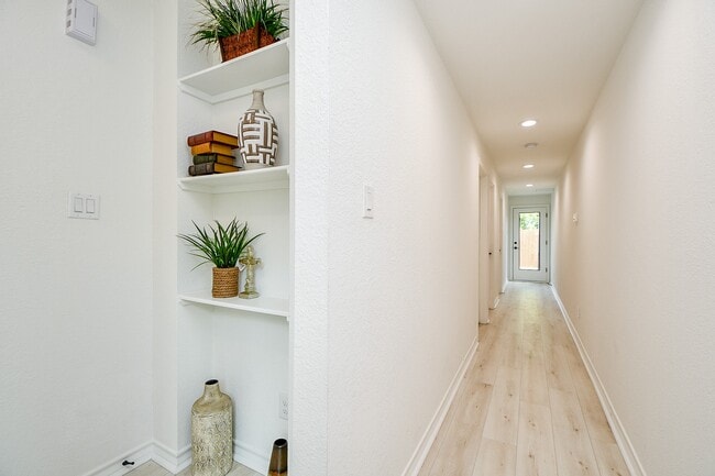 Building Photo - 7020 Eastwood St Rental