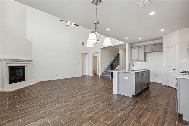 Photo - 507 Parrino pkwy