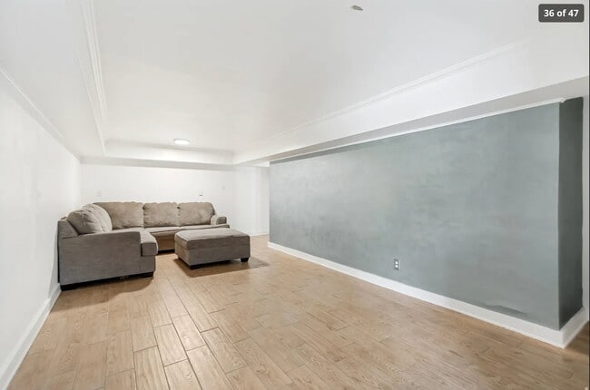 Photo - 1280 Laird Ave S