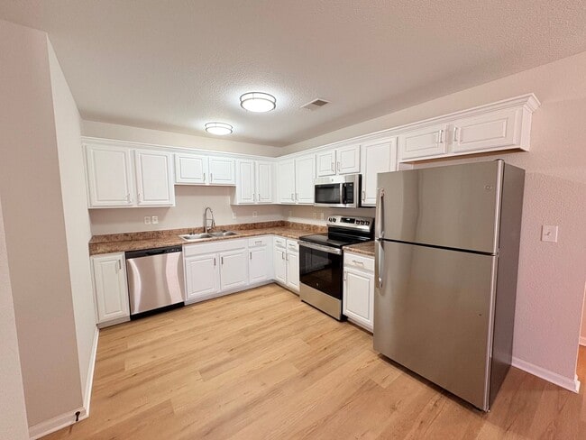 Photo - 118-122 SW Rock Garden St Unidad 122 Rock Garden