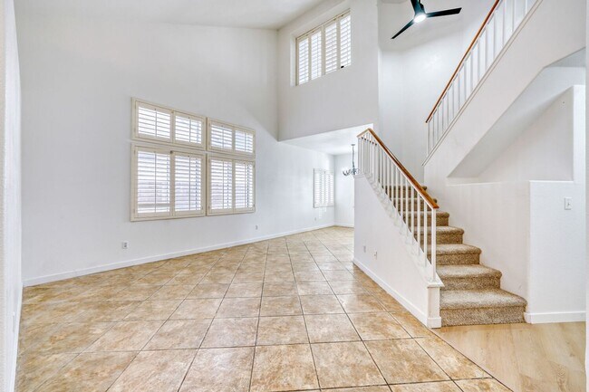Photo - Spacious 4 Bedroom Home near Summerlin!