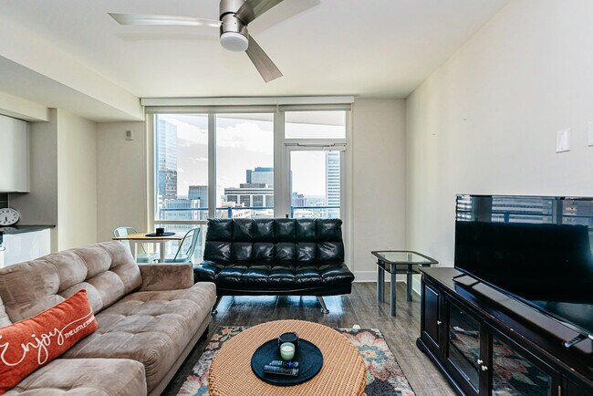 225 S Poplar St Unit SI ID1013804P