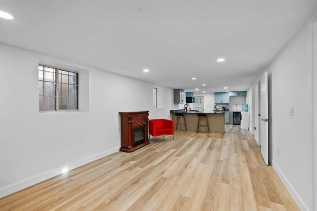 Building Photo - 308 6th St Rental