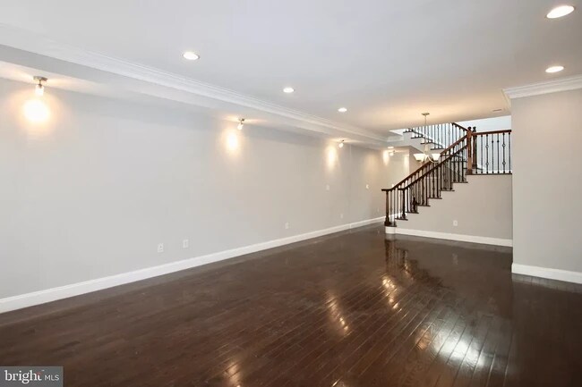 Photo - 321 T St NW