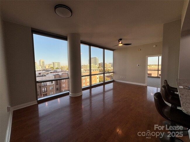 Building Photo - 315 Arlington Ave Unit 901