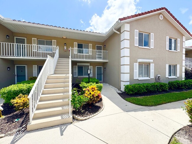 Building Photo - ** ROYAL WOOD ** 2 + DEN / 2 BATH - CONDO ...