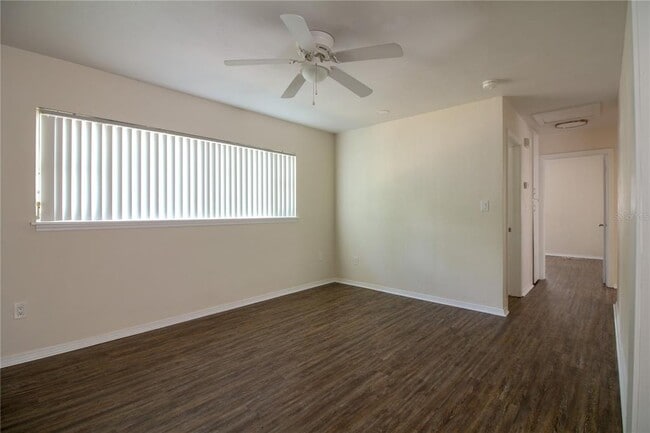 Photo - 549 Norfolk Cir