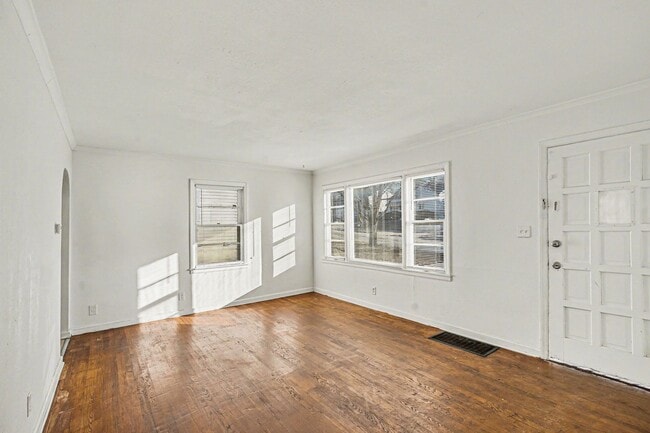 Building Photo - Beautiful 2 Bedroom 1 Bathroom house in Kansas City!