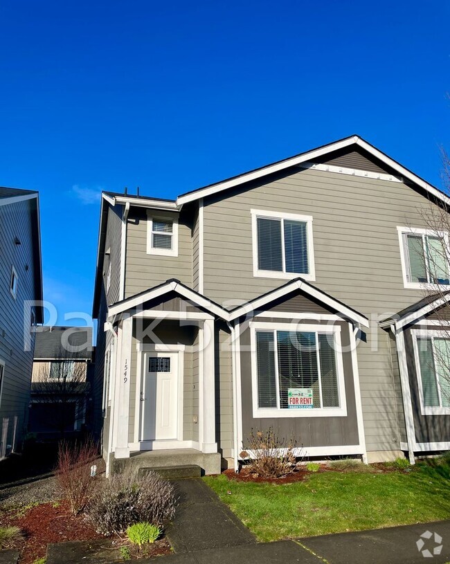Building Photo - 3 Bedroom Townhouse in Olympia