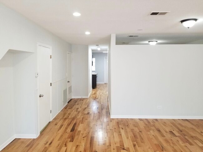 Photo - 4642 N Francisco Ave Unit 1