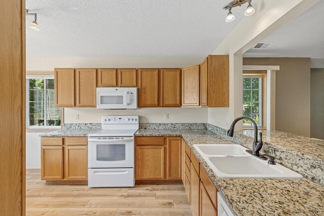 Photo - 220 Emerson Ave E