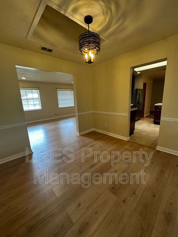 Photo - 2719 Merrie Oaks Rd