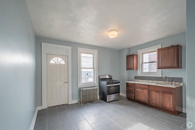 Building Photo - 2118 Bedford Ave Unit 2 Rental