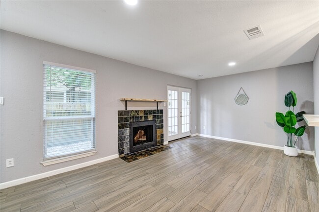 Photo - 3929 Tanglewilde St Unit 3929